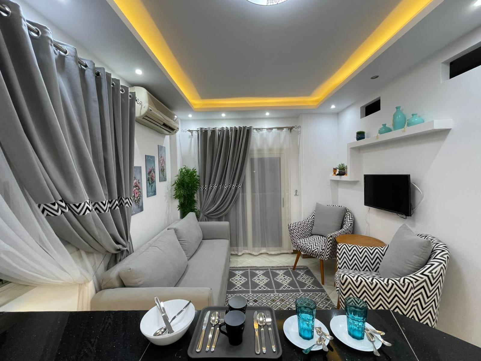 شقة في قلب القاهرة الجديدة تطل على شارع التسعين الشمالي Exterior foto