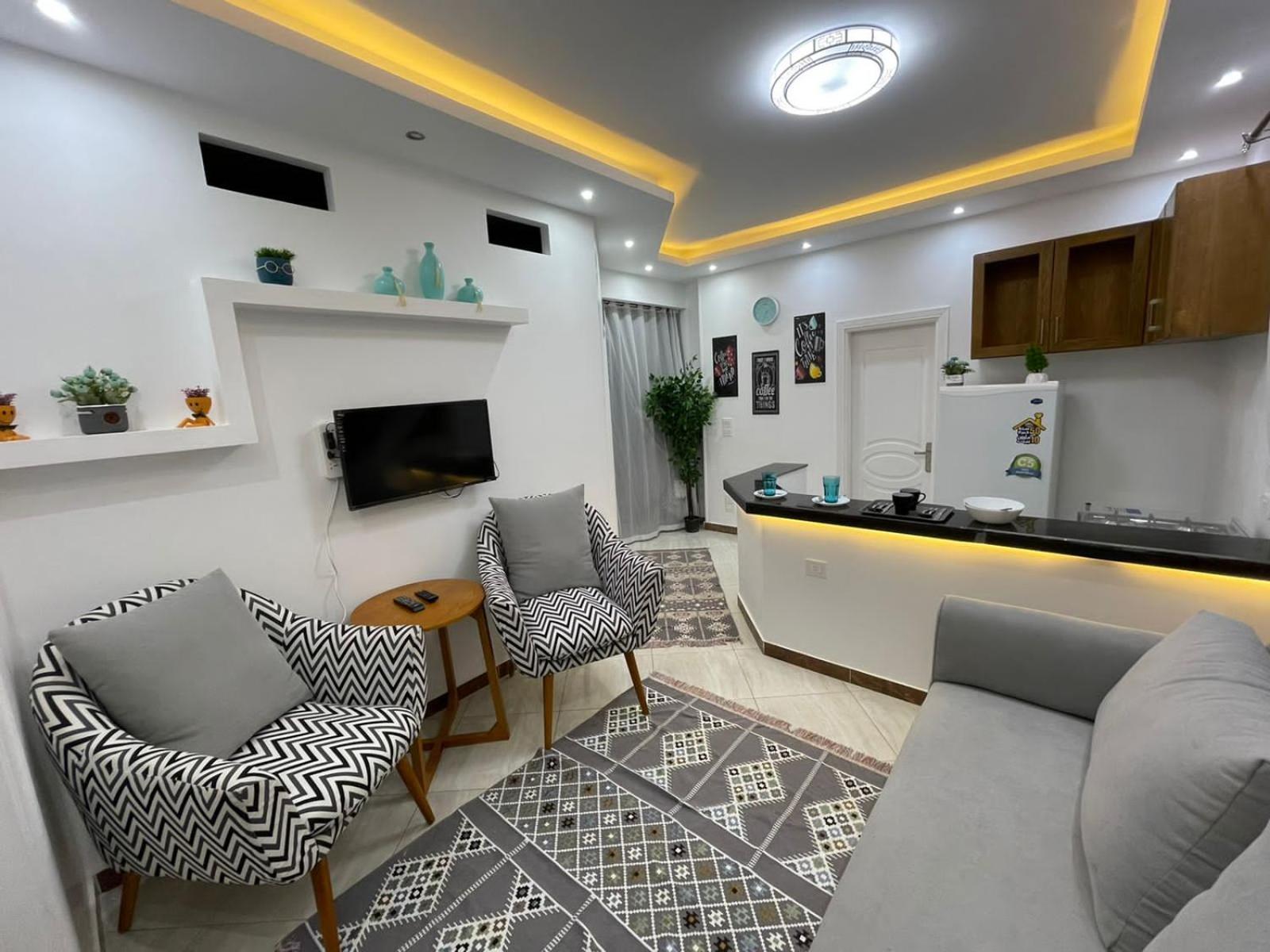 شقة في قلب القاهرة الجديدة تطل على شارع التسعين الشمالي Exterior foto